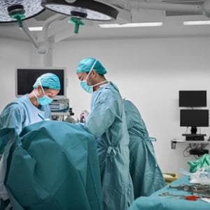 Tumore al seno, mastectomia per 4 donne su 10