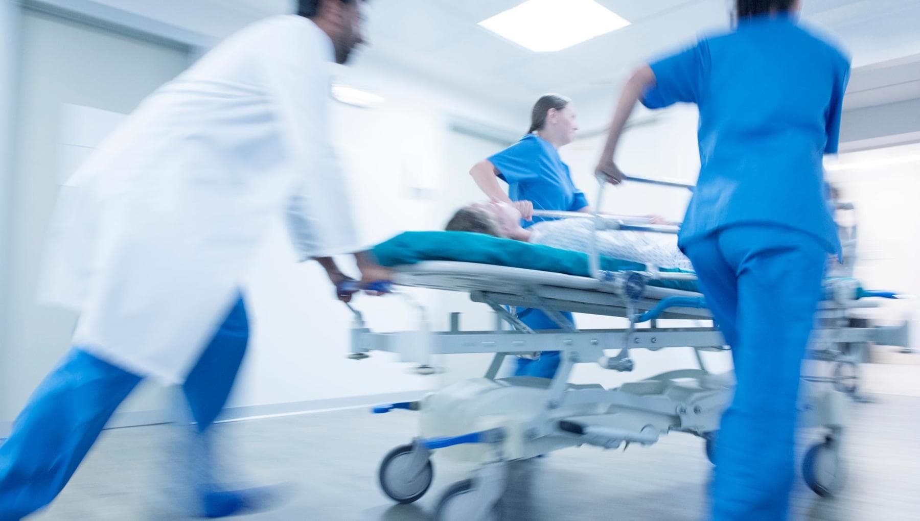 Acil Tıp, 3500 Doktor Eksik ve Hizmetler Başını Çıkarıyor