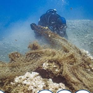 “Liberare il mare”: 800 chili di reti fantasma recuperate con i pescatori
