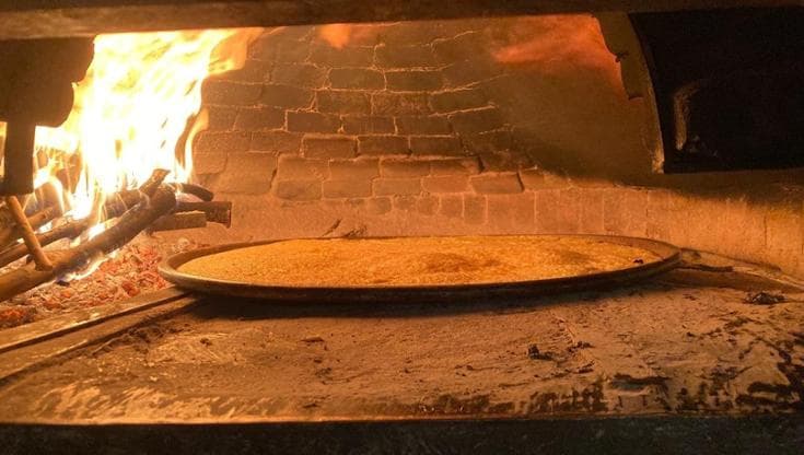 Da nonna a nipoti: a Pietra Ligure la farinata è nelle mani delle donne da cinque generazioni