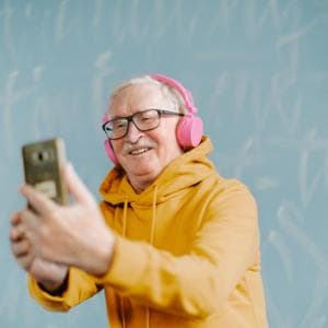 Rimbambiti dallo smartphone? Macché: la tecnologia può aiutare contro il declino cognitivo