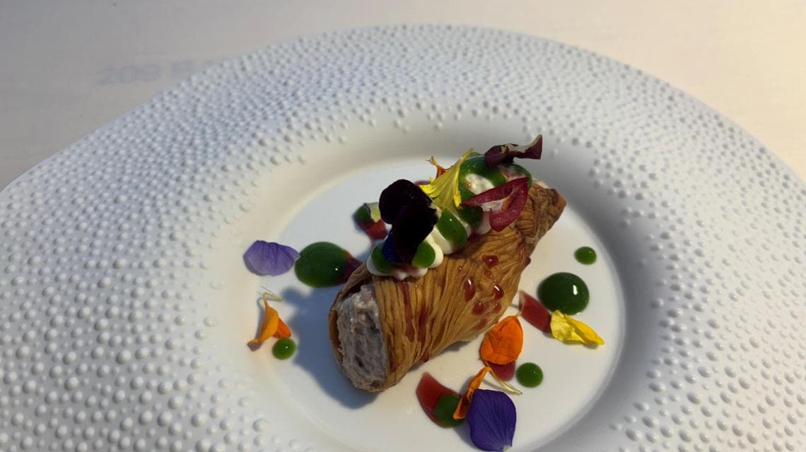 Il “Cannolo di Santa Rosa con guancia alla Caesar” di Alfonso Crescenzo
