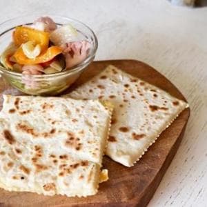 La ricetta perfetta: il tortello alla lastra, icona dell’Appennino Tosco-Romagnolo