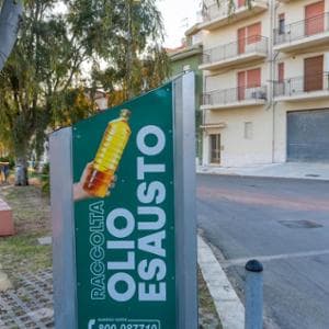 Olio esausto, come smaltirlo nel modo giusto