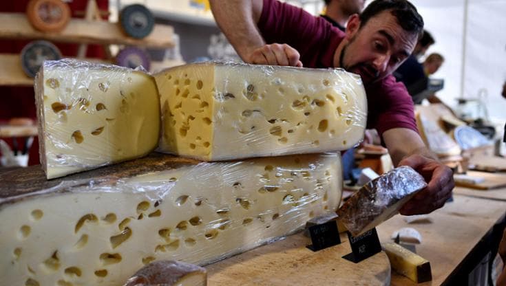 Dal latte crudo alle terre alte: la sfida di Slow Food