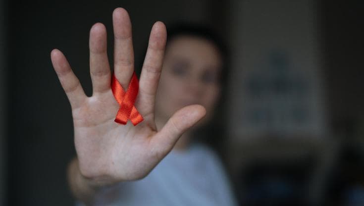 Hiv, informazione e prevenzione per sconfiggerlo