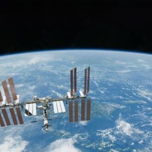 L’Antropocene oltre la Terra: nello spazio siamo circondati da inquinamento e spazzatura