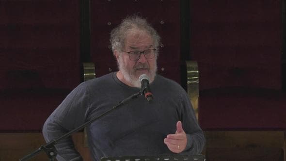 Andrea Pennacchi: "So quali danni può fare l'alcol. Serve educare al bere"