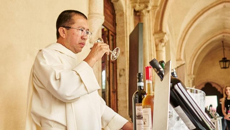 Quelle bottiglie “monastiche che nascono tra preghiere e tradizioni