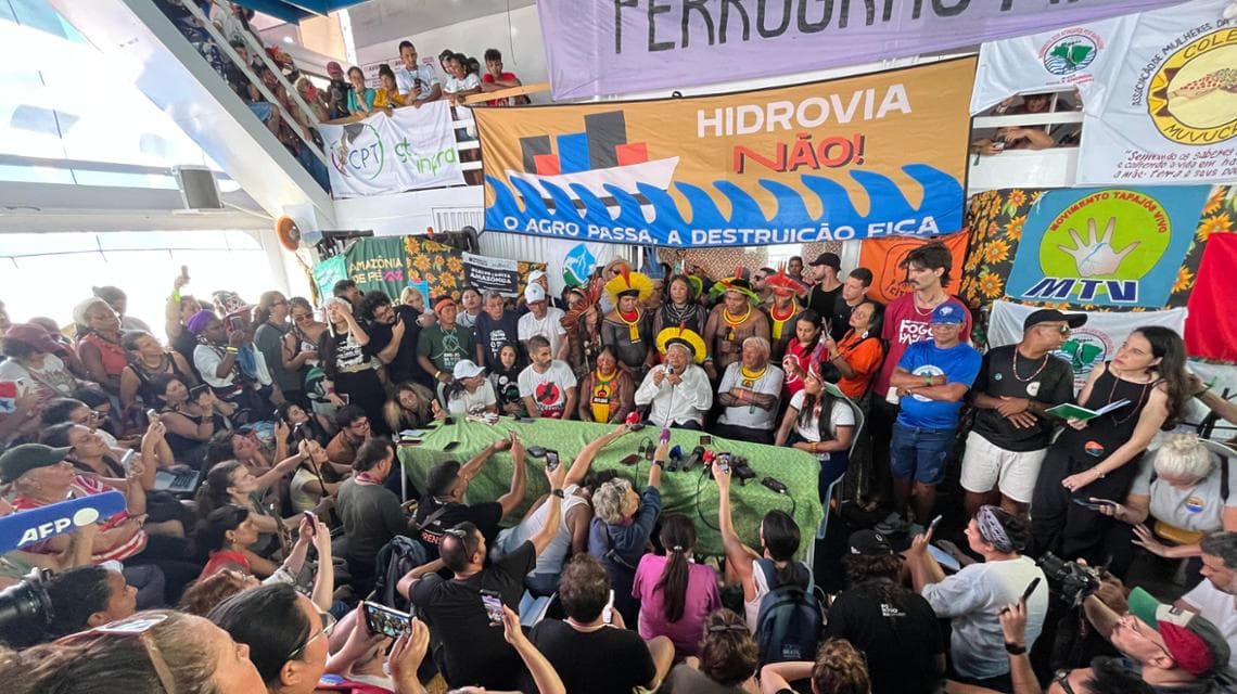 L'incontro con il leader dei popoli dell'Amazzonia Raoni Metuktire