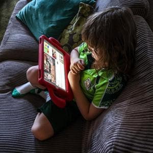 Hiper bağlantılı çocuklar: 0 ila 6 yaş arası çocukların %61,4'ü her gün tablet veya akıllı telefon kullanıyor