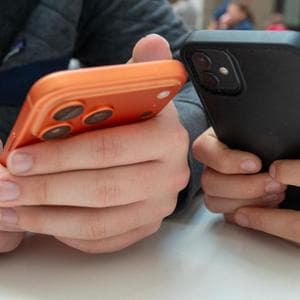 Çocuklar akıllı telefonların mahkumları. Psikolog: “Bu şekilde interneti kesmelerine yardımcı oluyoruz”