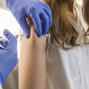 Rahim ağzı kanserini önlemek: Anti-HPV aşıları riski %80 azaltır