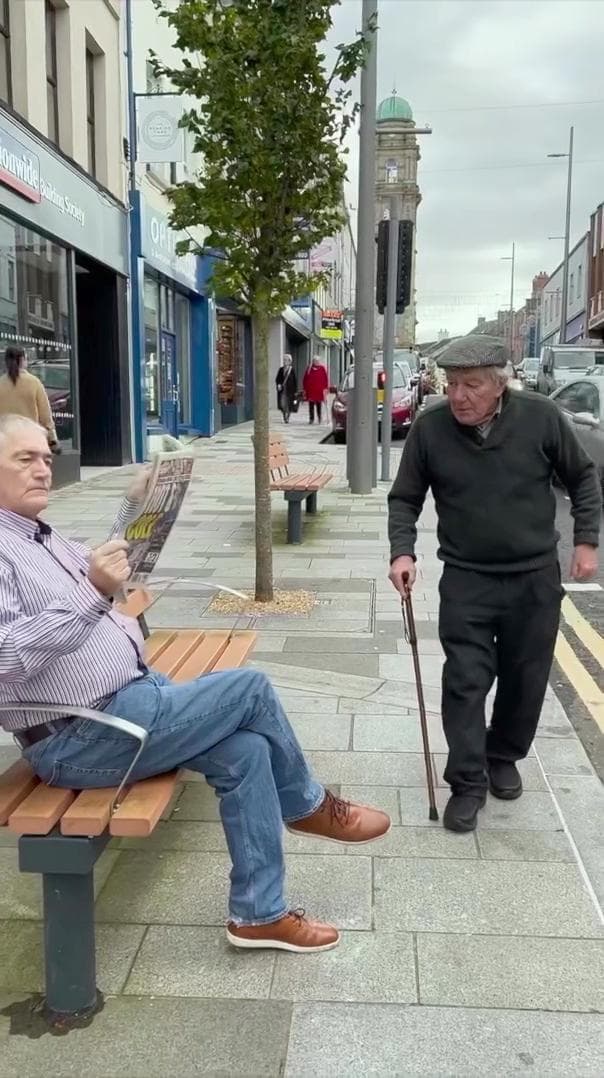 Un cane, un anziano e la vigilia di Natale: uno spot racconta il gelo ...