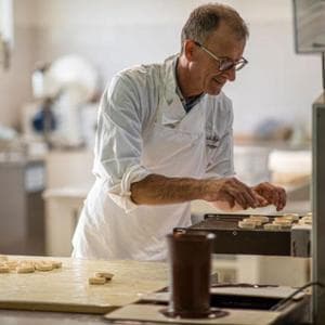 Nel paese irpino dove il torrone è una religione, un artigiano ne ha riscritto le regole