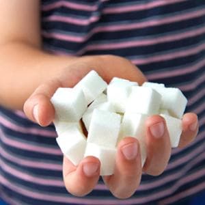 Obesità infantile: un’epidemia alimentata dallo zucchero in eccesso