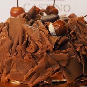 La Pasticceria Castino compie cent’anni: la Torta Zurigo è il simbolo di un’arte senza tempo