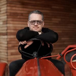 Dall’arredamento al vino: la svolta di Alex Maccan tra i filari del Friuli
