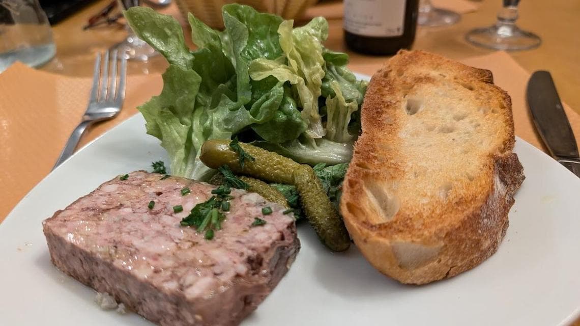 Pâté de Campagne, la terrina di campagna, uno dei piatti tradizionali simbolo della cucina lionese (@LaraLoreti)