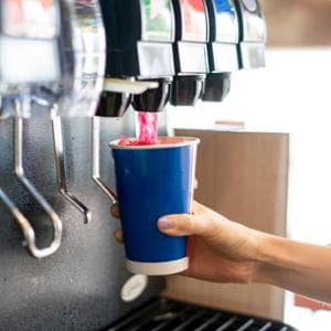 Oms all’attacco: “Più tasse su alcolici, fumo e bevande zuccherate”