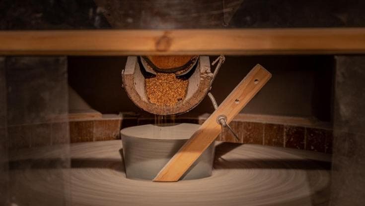 La macina in funzione