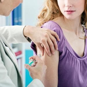 Vaccino Hpv: per il 70% dei genitori è inutile, ma potrebbe salvare 3mila persone all’anno