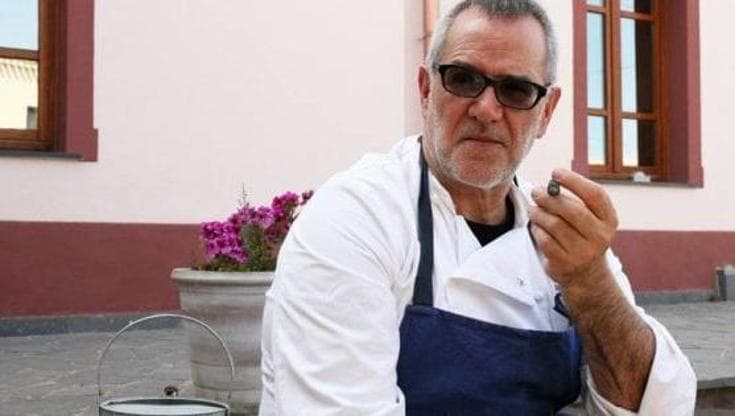 Salvatore Tassa, elfo di campagna tra brace, brodi e libertà