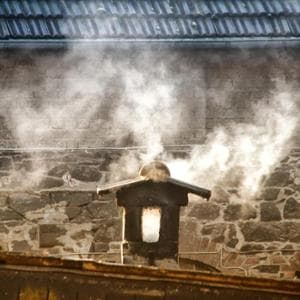 Riscaldamento, stop alle stufe: gli incentivi per sostituire la caldaia a gas