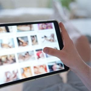 Kadınlar işte uygulamaların, akıllı telefonların ve yapay zekanın gizlediği önyargılar