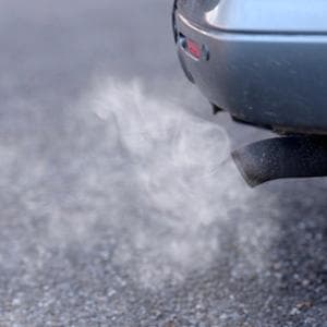 Petrolde kurşunun yasaklanması işe yaradı: Saçlarımız öyle söylüyor
