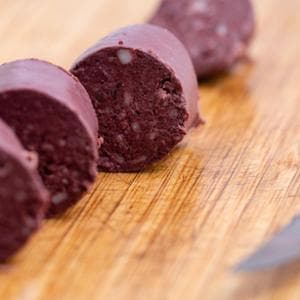 Ancestrali, amate e (spesso) vietate: le ricette a base di sangue che ci raccontano chi eravamo