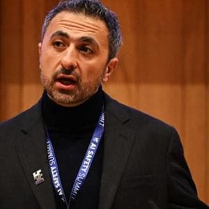 Suleyman, capo di Microsoft AI: “Il lavoro dei colletti bianchi sarà automatizzato entro 18 mesi”