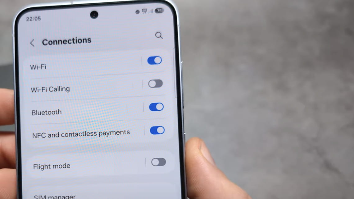Interfaccia per attivare NFC Samsung per configurare Google Play