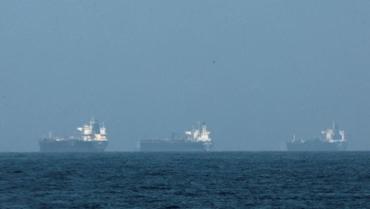 Petroliere nello stretto di Hormuz