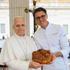 Una torta di rose per papa Leone. Così Fiordigiglio conquista il pontefice