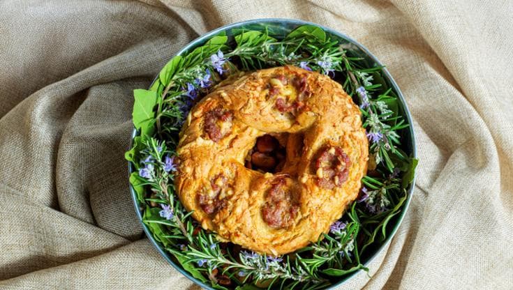 La ricetta perfetta del "cucciddatu”, il sontuoso pane farcito della tradizione siciliana