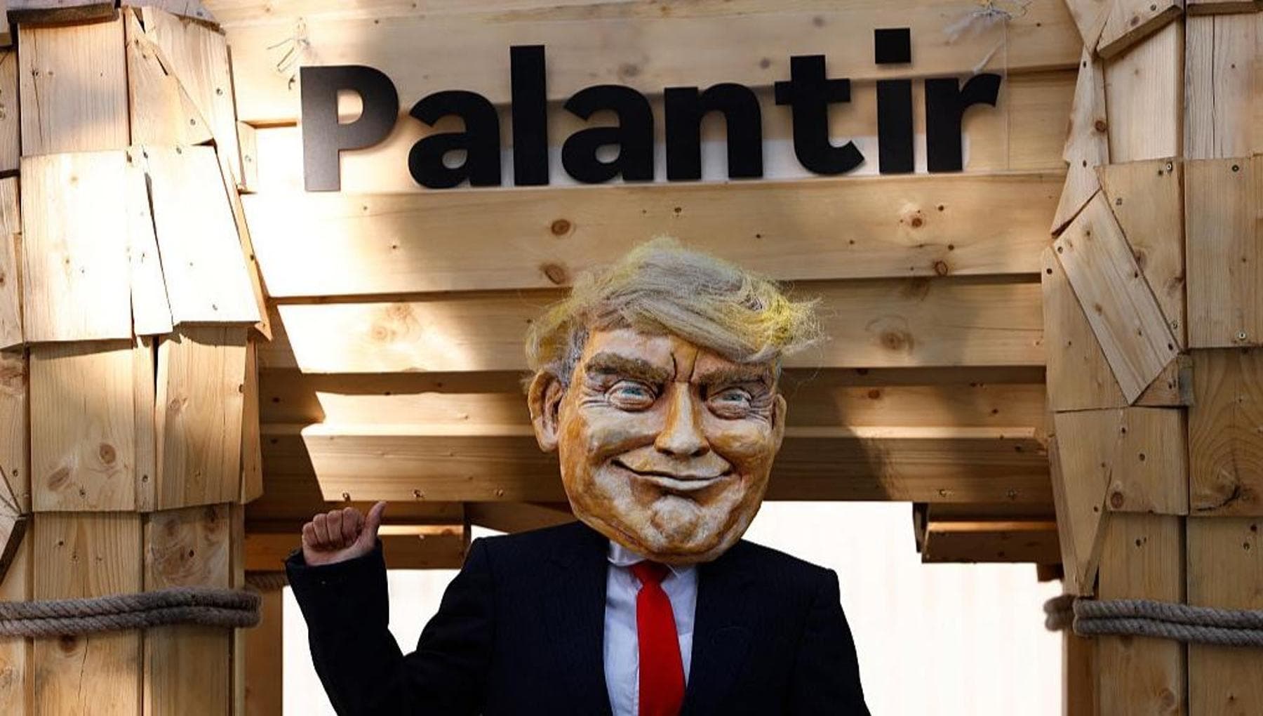 Palantir'in yapay zekası Pentagon için nasıl savaş stratejileri üretiyor?