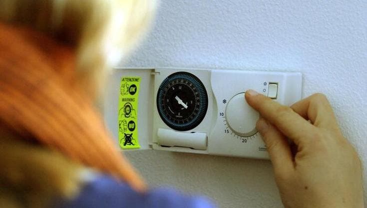 Guida agli incentivi per passare all’elettrico, contro il caro petrolio