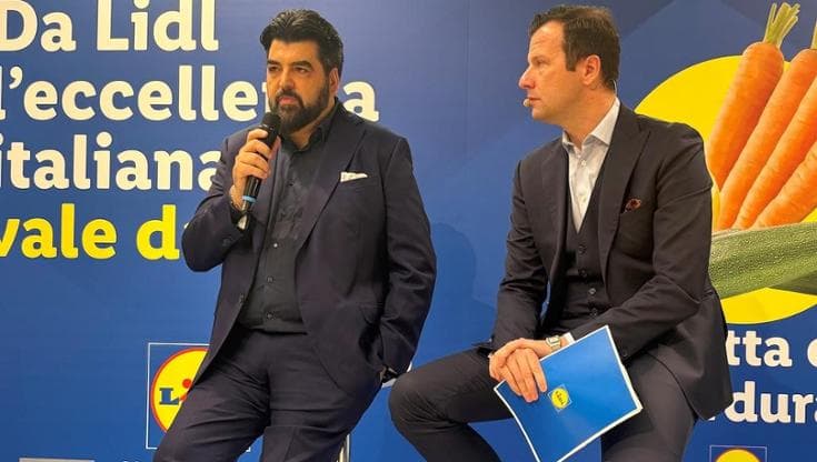 Cannavacciuolo, uno chef tra gli scaffali: “Mi piace l’accessibilità alle eccellenze italiane”