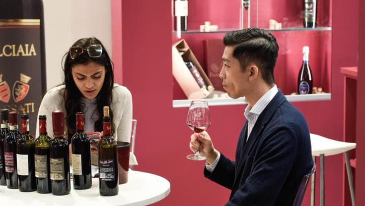 Degustazioni a Vinitaly (@VeronafiereEnneviFoto)