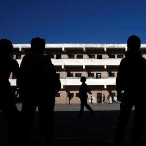 L’esplosione di violenza giovanile si combatte (anche) con meno web e più esperienze condivise