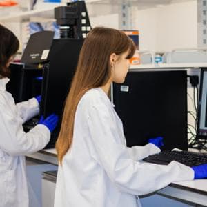 Un virus marino che infetta l’uomo (gli occhi): il timore di un salto di specie
