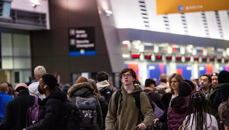 Come funziona il nuovo sistema di controllo passaporti digitale che ha causato problemi a Linate