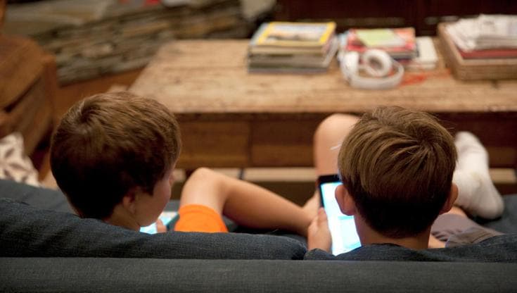 OpenAI e Telefono Azzurro insieme per proteggere bambini e adolescenti nell'era dell'IA
