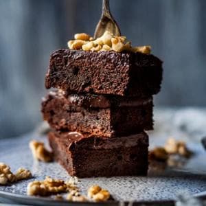 Brownies, storia (incerta) e leggenda del dolce al cioccolato più amato d’America