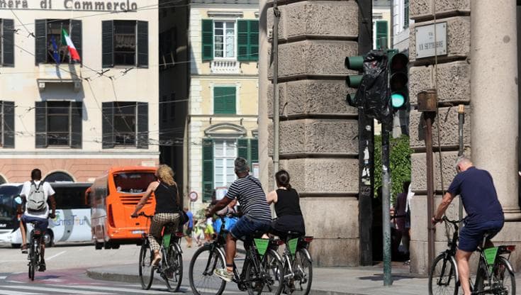 Quindici minuti a piedi per la Terra: l’iniziativa di Fiab per la mobilità sostenibile