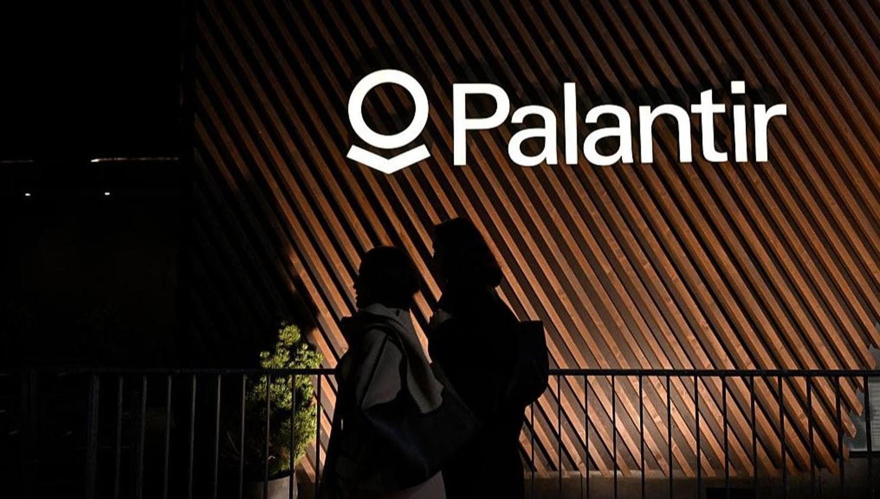 Palantir mobilita la Silicon Valley: armare gli Usa è “dovere morale”, stop a “culture dannose”