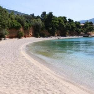 Yunanistan, şezlong ve şemsiyelerde yeni yasaklar: Plajlar insansız büyüyor 