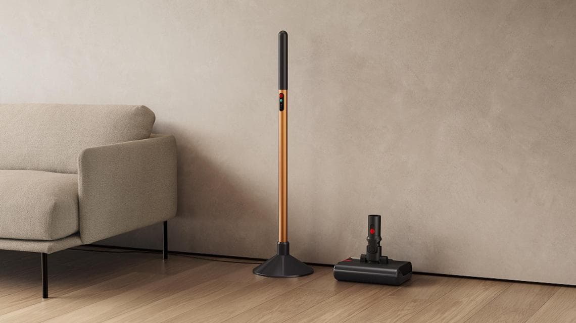 Cihazı destekleyen ve şarj eden taban PencilVac'ınkine benzer ancak aynı değildir