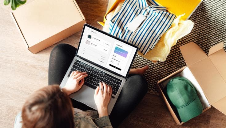 Gli italiani che acquistano online sono 35 milioni: oltre il 13% si affida all'IA